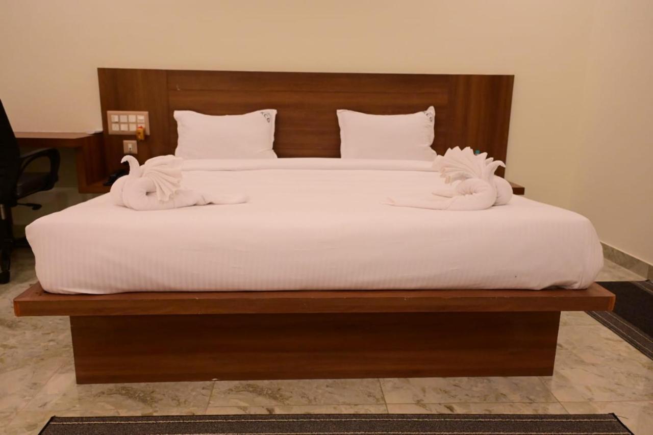 Hotel Kcg Residency à Mysore Extérieur photo