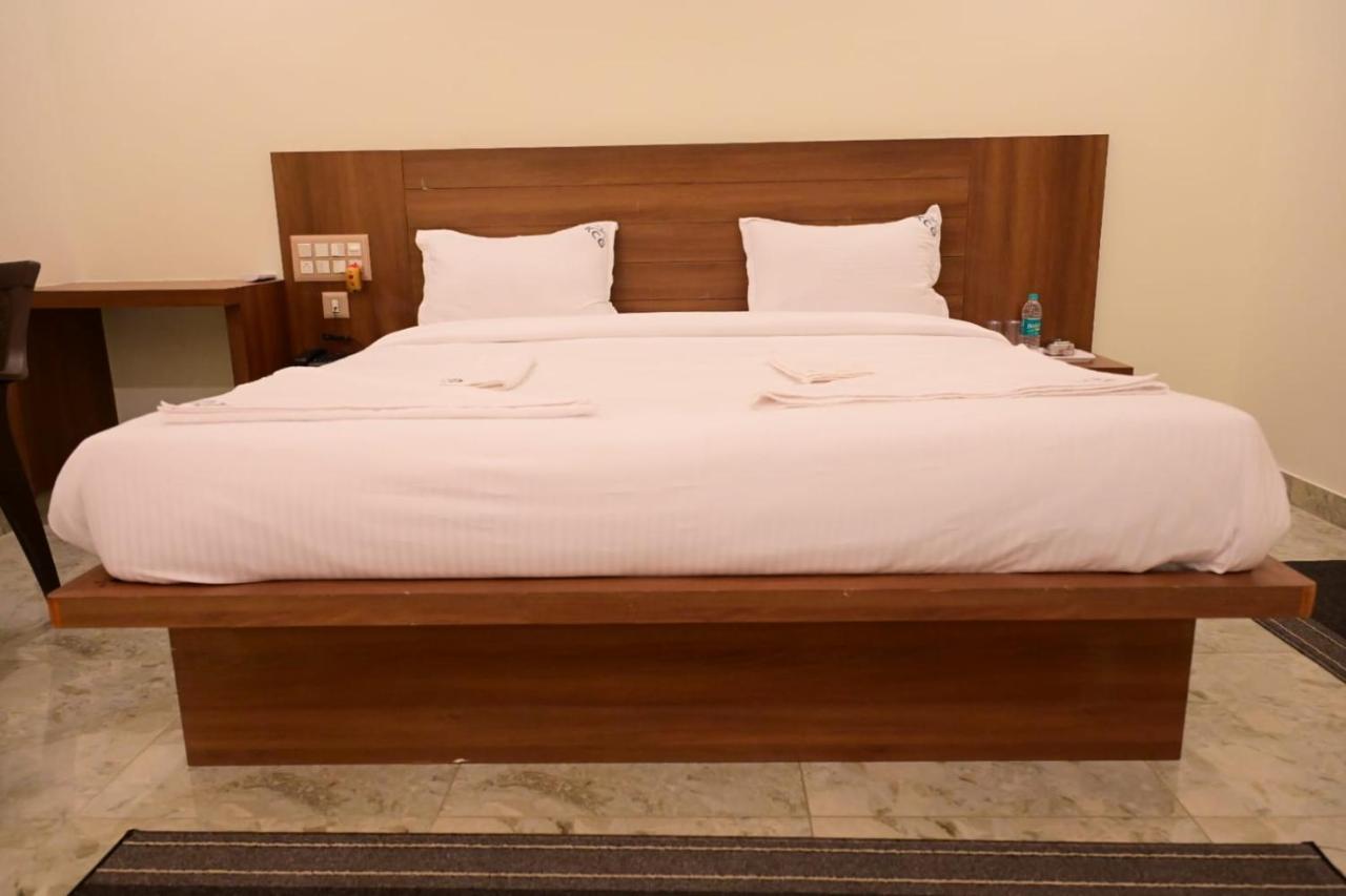 Hotel Kcg Residency à Mysore Extérieur photo