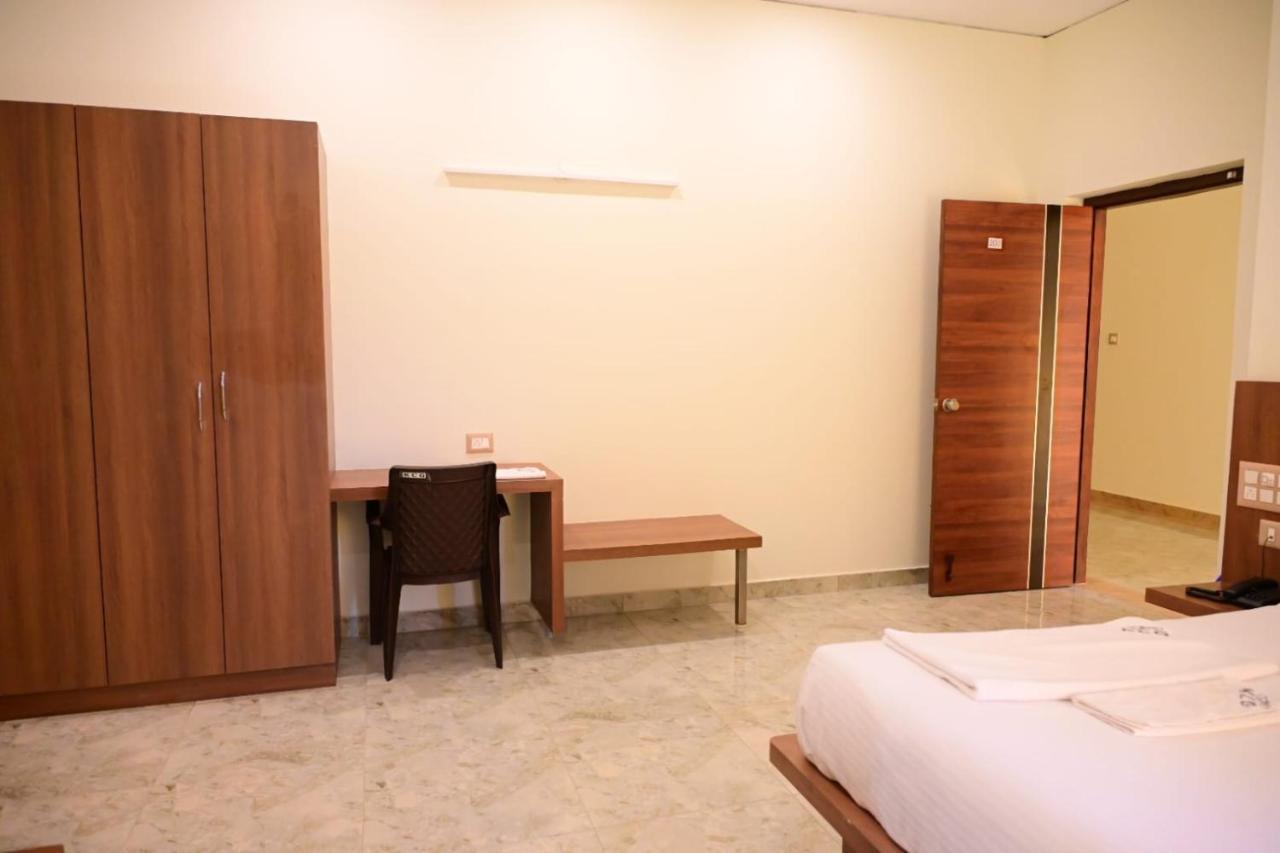 Hotel Kcg Residency à Mysore Extérieur photo