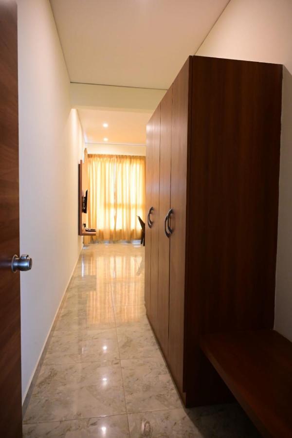 Hotel Kcg Residency à Mysore Extérieur photo