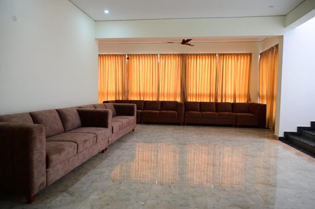 Hotel Kcg Residency à Mysore Extérieur photo